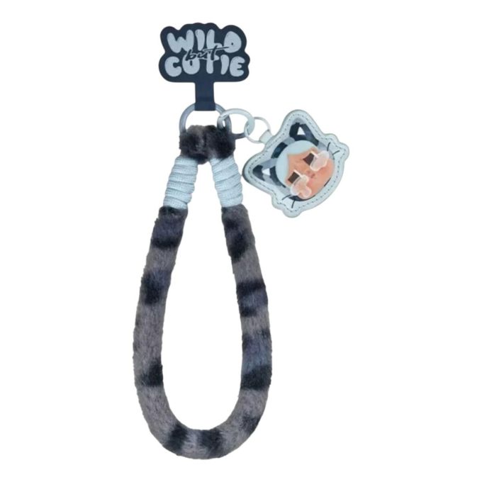 Adorno para teléfono “Denim Cutie” de Crybaby Wild but Cute