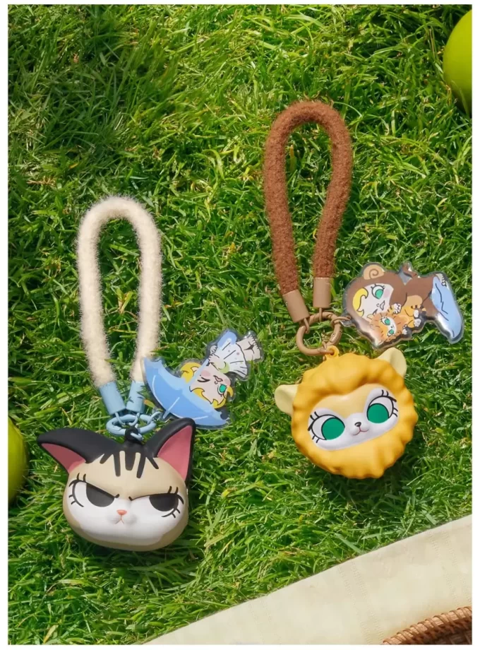 Caja sorpresa con colgante de pellizco de la serie Baby Molly y Baby Tabby Caja sorpresa con colgante de pellizco de la serie Baby Molly y Baby Tabby