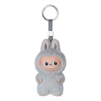 Colgante de peluche Labubu Pin for Love “C”