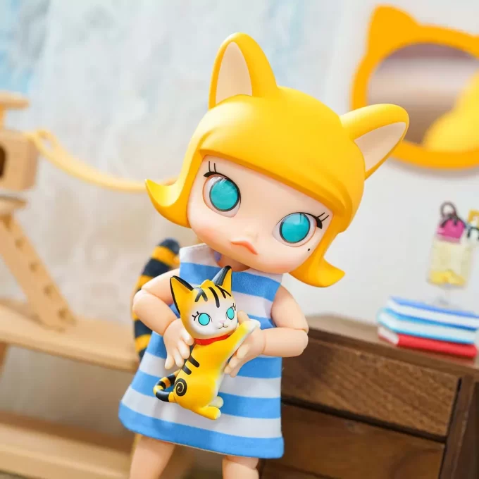 Figura de acción de MOLLY El gato en la caja