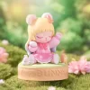 Figura de conejito de corazón rosa