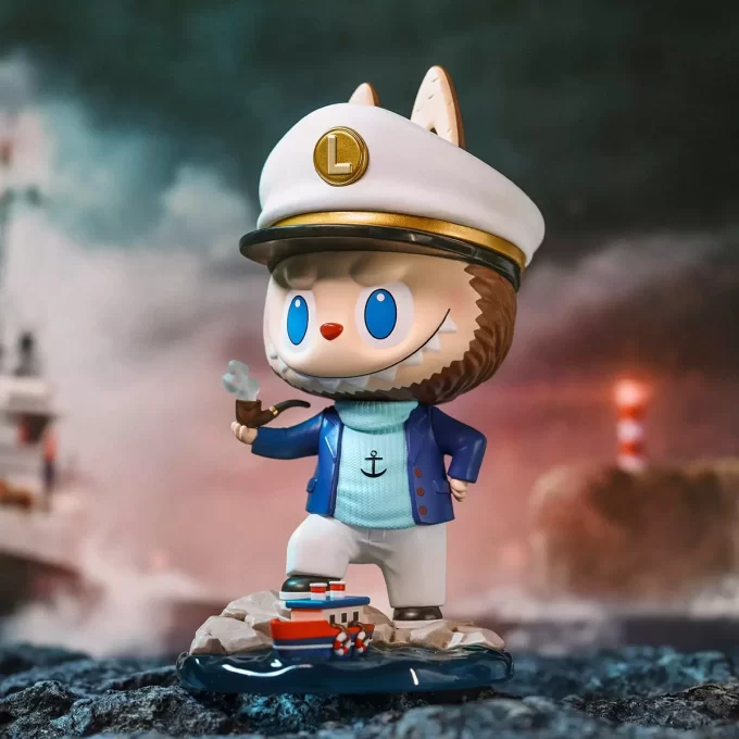 Figura del Capitán LABUBU