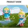 Figura divertida de Baby Molly en un día lluvioso