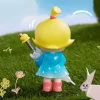 Figura divertida de Baby Molly en un día lluvioso