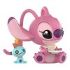 Figuras de Disney Stitch en una cita “Esperando la cena”