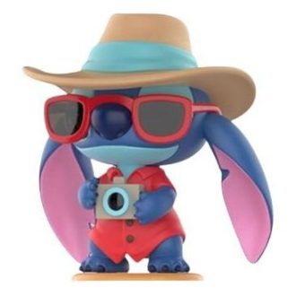 Figuras de Disney Stitch en una cita “Tomándose fotos”