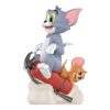 Figuras de Tom y Jerry con la brújula prohibida “Asalto con extintor”