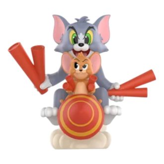 Figuras de Tom y Jerry con la brújula prohibida “Duelo de petardos”