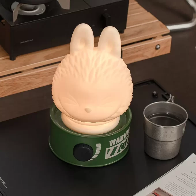 Lámpara de vinilo para muñeca LOS MONSTRUOS Serie Hogar de Elfos