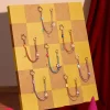 LOS MONSTRUOS Serie Let’s Checkmate – Caja sorpresa con colgante