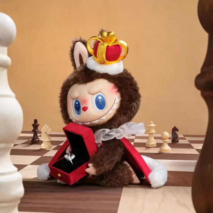 LOS MONSTRUOS Serie Let’s Checkmate – Muñeco de peluche de vinilo