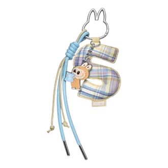 Pin Labubu para colgante con letra de amor “S”
