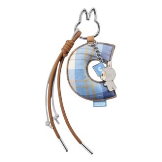 Pin Labubu para colgante de letra de amor “C”