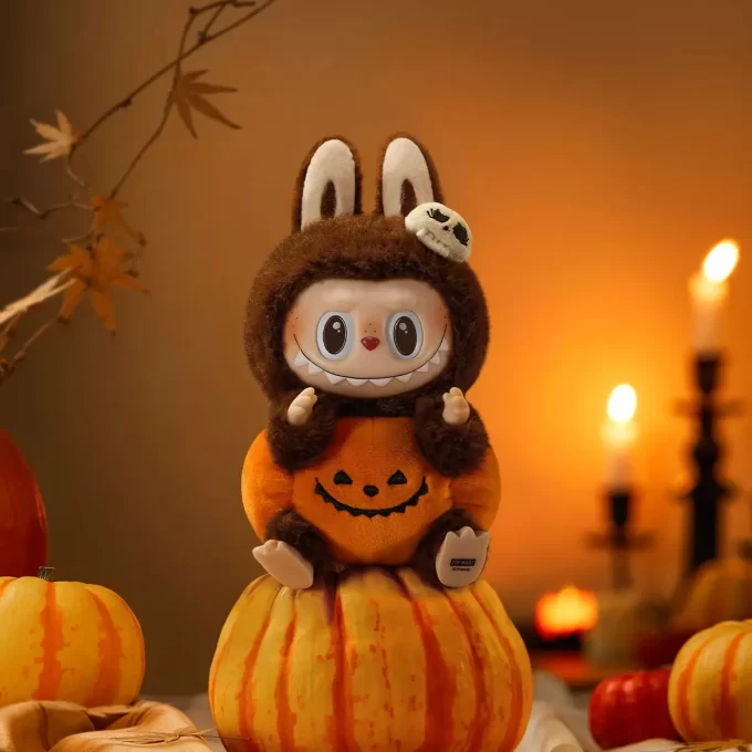 Serie Fiesta de Halloween – Colgante de peluche de vinilo de calabaza sentada