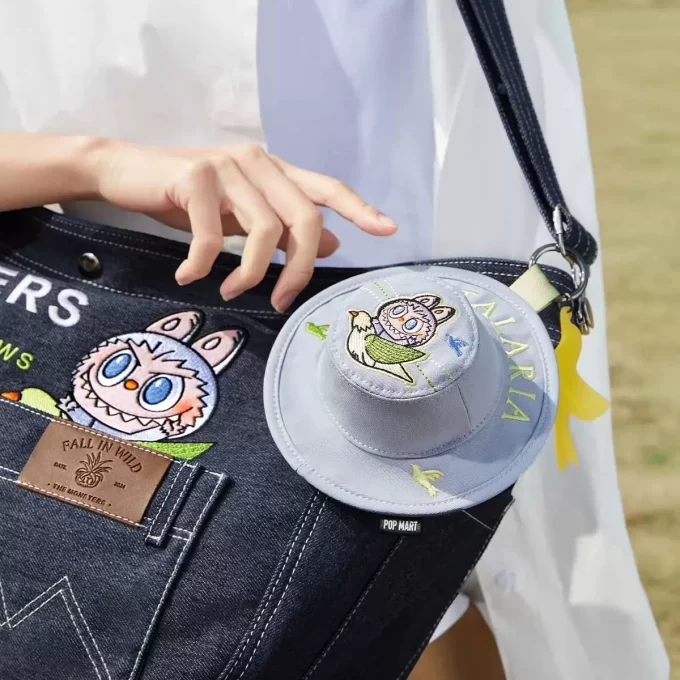SERIE LOS MONSTRUOS CAEN EN SALVAJE – Bolso bandolera de mezclilla