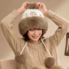 Serie navideña cálida y esponjosa: gorro de peluche LABUBU