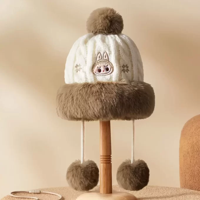 Serie navideña cálida y esponjosa: gorro de peluche LABUBU