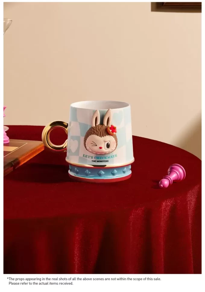 Taza de la serie Let’s Checkmate de LOS MONSTRUOS