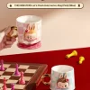 Taza de la serie Let’s Checkmate de LOS MONSTRUOS